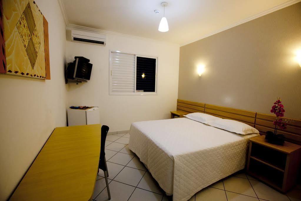 Hotel Sansaed クイアバ エクステリア 写真